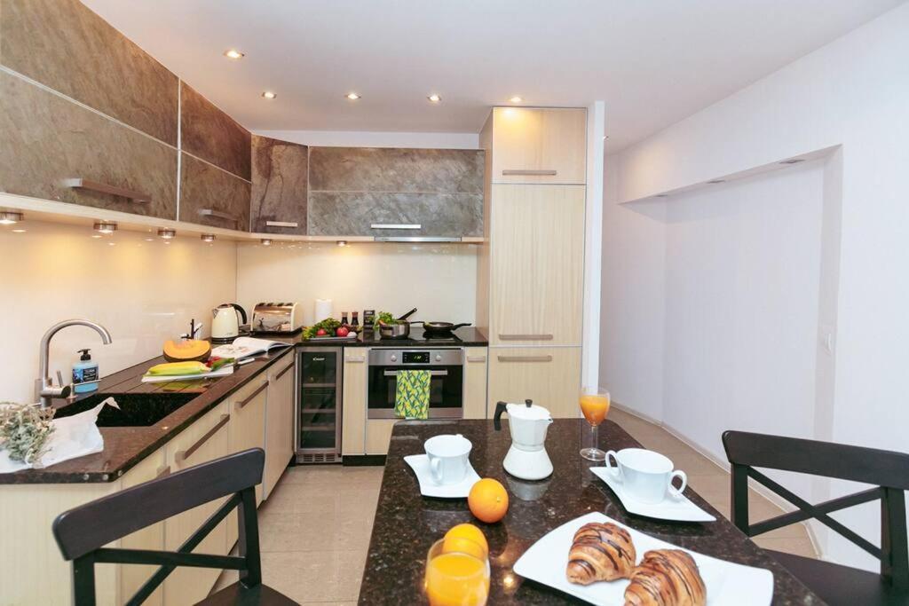 Apartment In The Heart Of Warsaw! Exterior photo